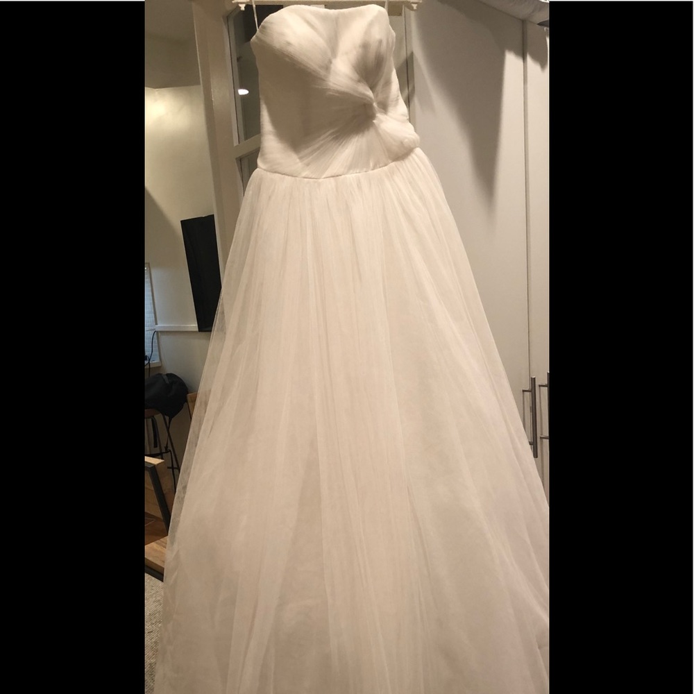 PRONIVIAS - Sample Size Malika Wedding Dress